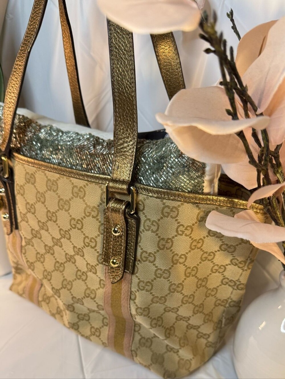 GUCCI  Vintage Monogram Charm Small Tote Pink and Tan with Metalic Gold Straps - Picture 17 of 17